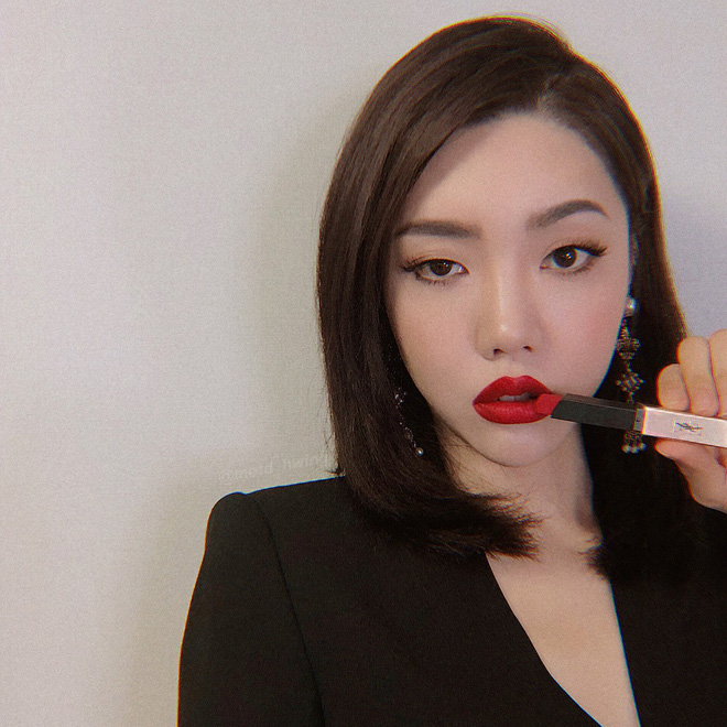 Biết tới 5 cây son hi-end mới ra đẹp đến phát khóc này, các nàng sẽ muốn tự thưởng ngay dịp 20/10 thay vì chờ ai đó tặng