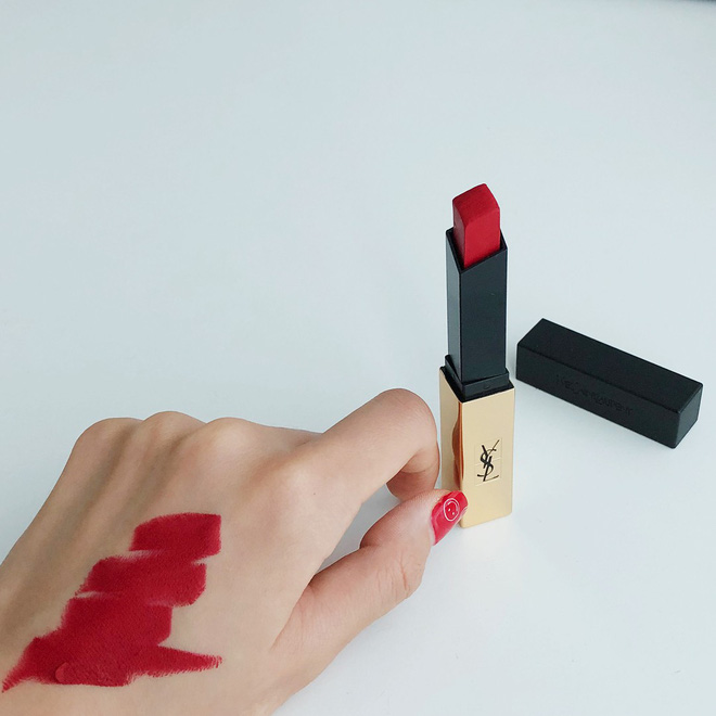 Biết tới 5 cây son hi-end mới ra đẹp đến phát khóc này, các nàng sẽ muốn tự thưởng ngay dịp 20/10 thay vì chờ ai đó tặng