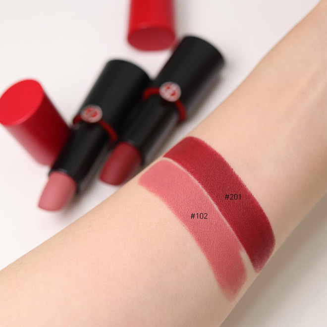 Biết tới 5 cây son hi-end mới ra đẹp đến phát khóc này, các nàng sẽ muốn tự thưởng ngay dịp 20/10 thay vì chờ ai đó tặng