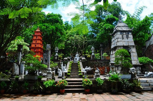 Việt Phủ Thành Chương gây ồn ào được xây dựng cầu kỳ thế nào?