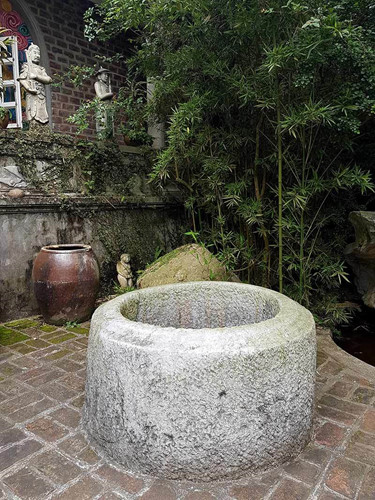 Việt Phủ Thành Chương gây ồn ào được xây dựng cầu kỳ thế nào?