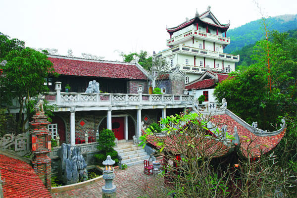 Việt Phủ Thành Chương gây ồn ào được xây dựng cầu kỳ thế nào?