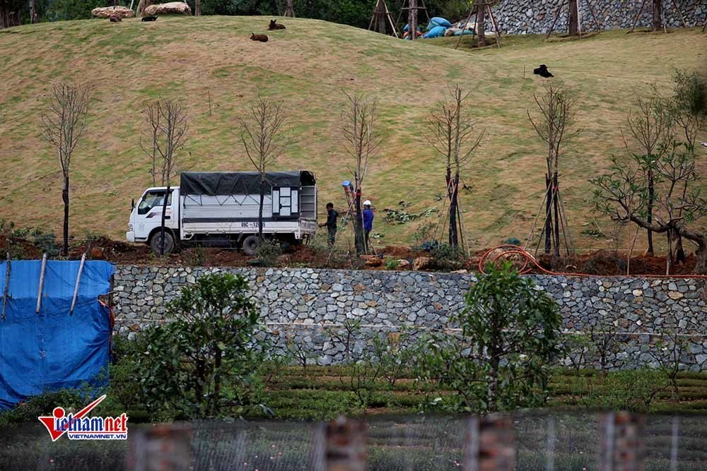 Biệt thự nguy nga mọc trên đất rừng phòng hộ Sóc Sơn