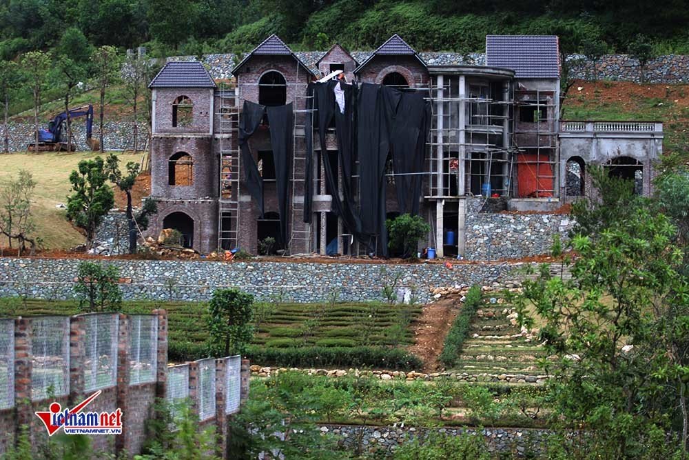 Biệt thự nguy nga mọc trên đất rừng phòng hộ Sóc Sơn