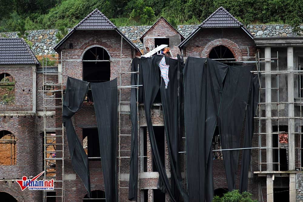 Biệt thự nguy nga mọc trên đất rừng phòng hộ Sóc Sơn