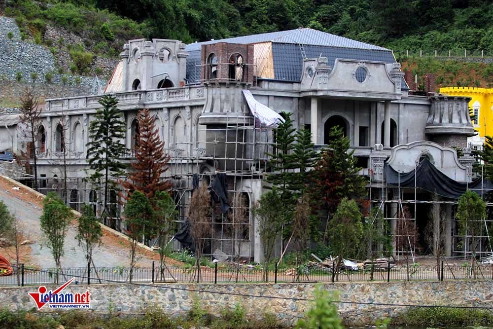 Biệt thự nguy nga mọc trên đất rừng phòng hộ Sóc Sơn