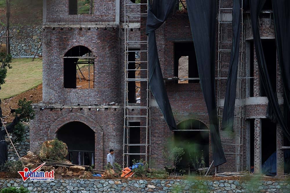 Biệt thự nguy nga mọc trên đất rừng phòng hộ Sóc Sơn