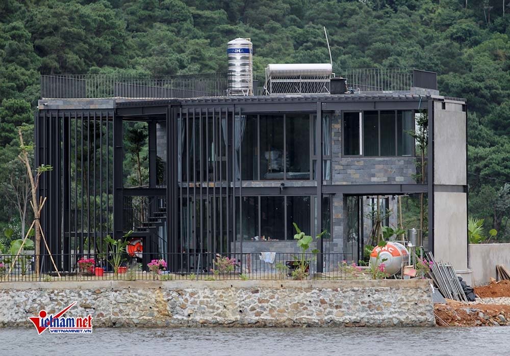 Biệt thự nguy nga mọc trên đất rừng phòng hộ Sóc Sơn