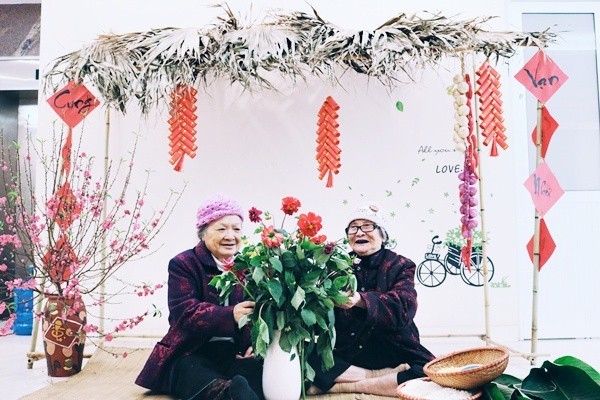 Bộ ảnh đáng yêu về hội chị em U90 đi picnic trong viện dưỡng lão: Đời có bao lâu, ta cứ vui thôi! Bộ ảnh đáng yêu về hội chị em U90 đi picnic trong viện dưỡng lão: Đời có bao lâu, ta cứ vui thôi!