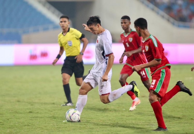 HLV Lê Thụy Hải: Đừng bắt Đoàn Văn Hậu xuống U19 Việt Nam