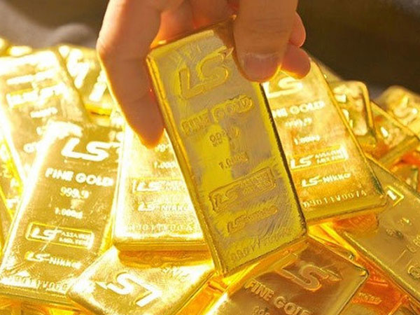 Giá vàng hôm nay 18/10: Kỷ lục nước Mỹ, tăng sức mạnh vàng treo cao