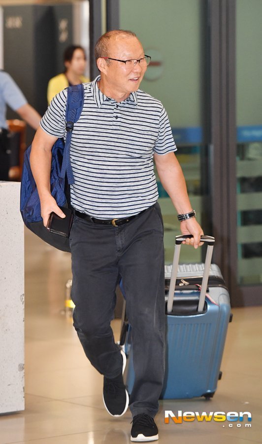 HLV Park Hang Seo: AFF Cup là gì mà nặng đến thế?