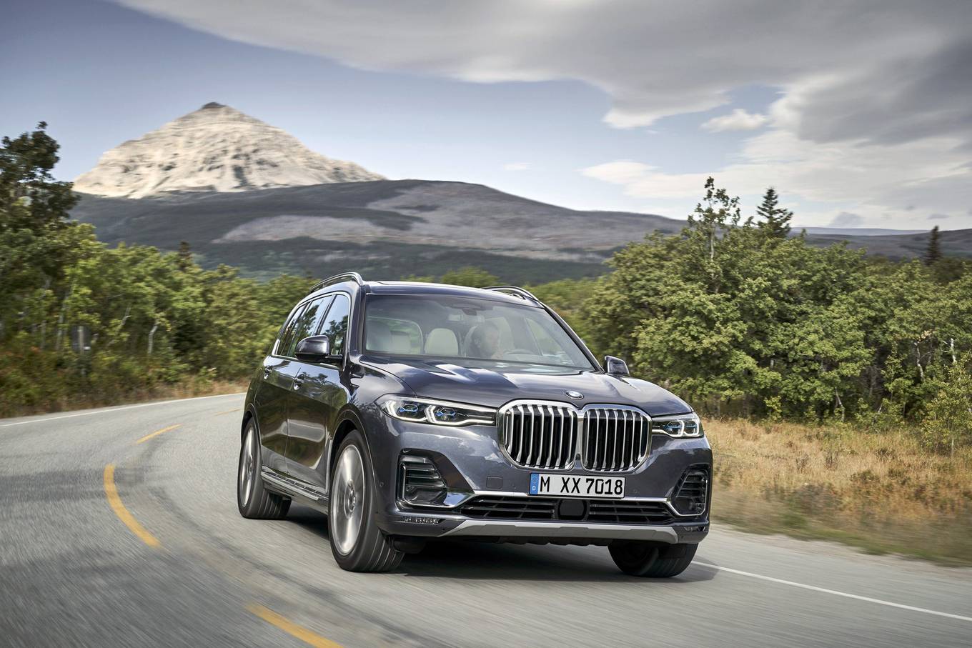 BMW X7 2019 - SUV cỡ lớn mới giá từ 73.900 USD
