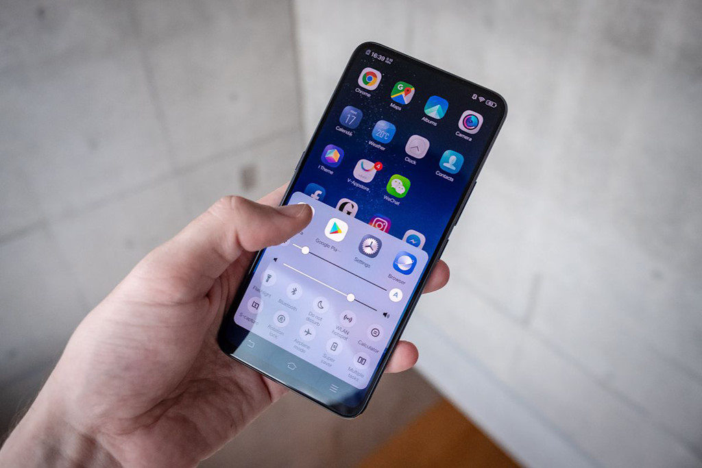 Khi nào smartphone Trung Quốc thôi sao chép iPhone?