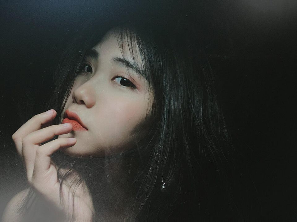 Nữ sinh Sài Gòn bị đồn phẫu thuật thẩm mỹ để giống IU, thường xuyên bị tán tỉnh dù đã có người yêu