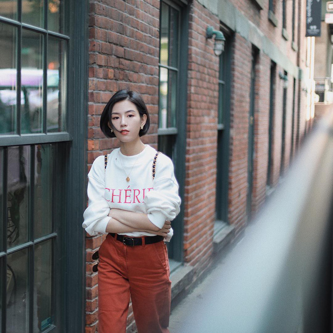 Ấm áp lại biến hóa cực khéo từ điệu đà đến cá tính, áo nỉ chính là item các nàng nên rục rịch sắm ngay