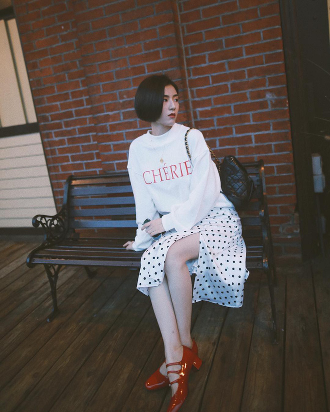 Ấm áp lại biến hóa cực khéo từ điệu đà đến cá tính, áo nỉ chính là item các nàng nên rục rịch sắm ngay