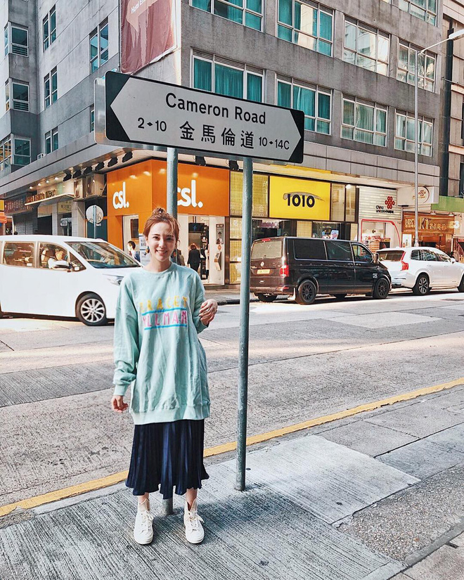 Ấm áp lại biến hóa cực khéo từ điệu đà đến cá tính, áo nỉ chính là item các nàng nên rục rịch sắm ngay