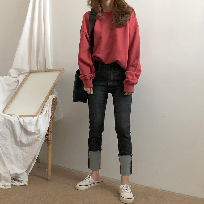 Ấm áp lại biến hóa cực khéo từ điệu đà đến cá tính, áo nỉ chính là item các nàng nên rục rịch sắm ngay