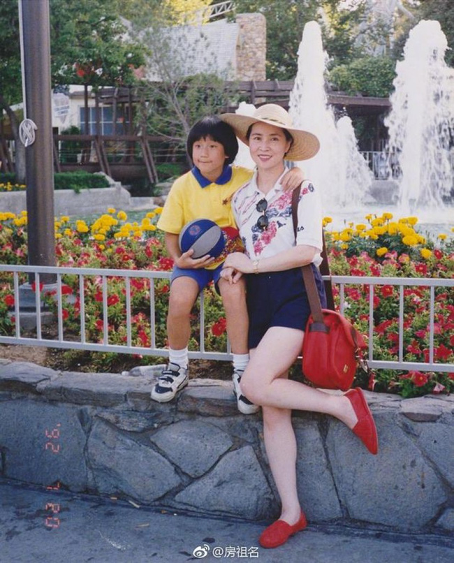 Con trai Thành Long Phùng Tổ Danh: Từ cậu ấm được trải thảm hoa vào đời tới cuộc sống sa đọa ngập trong thuốc phiện và chân dài