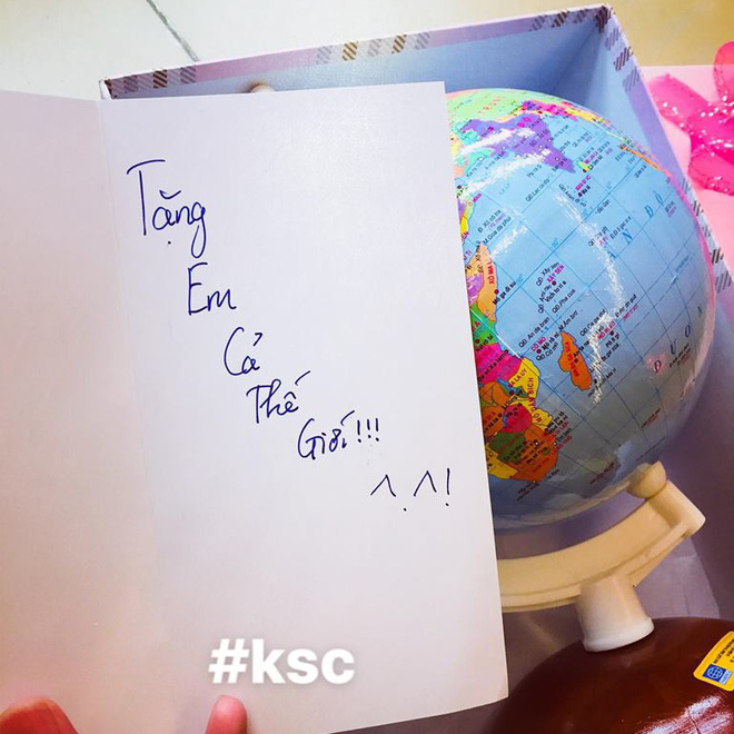Khi bạn muốn nhắn tới crush Em là cả thế giới của anh nhưng lại đang hết tiền thì cứ mua quả địa cầu mà tặng