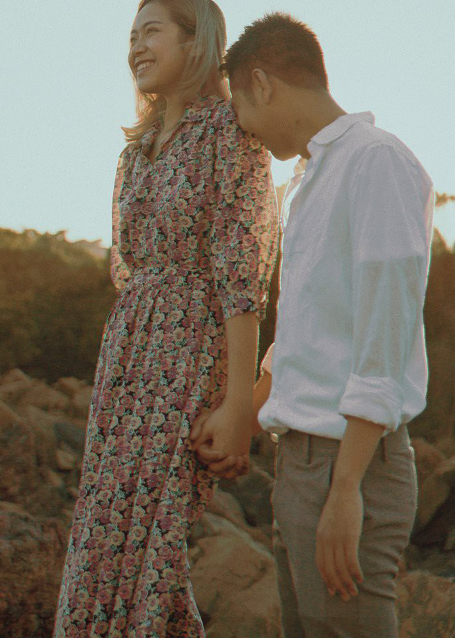 Kiên trì nhắn 15 tin mỗi ngày, chàng trai cưới được crush đẹp mà chảnh kém 9 tuổi