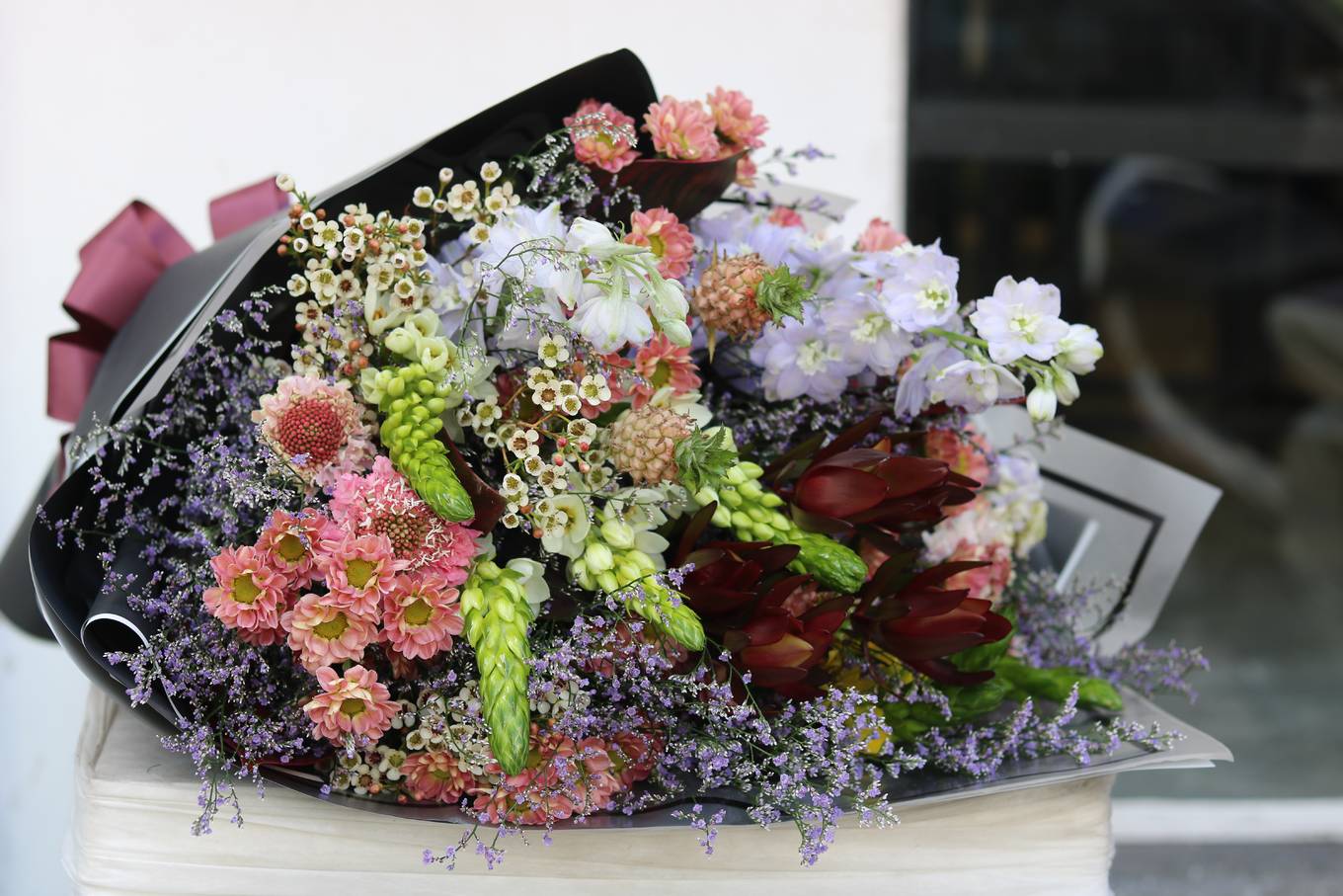 Ngày 20/10, chị em thích hoa đồng nội, quý ông chuộng hoa hồng