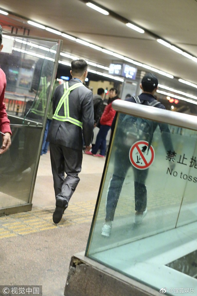 Phạm Băng Băng xuất hiện cùng mẹ tại Bắc Kinh, thần thái sang chảnh không một chút mệt mỏi