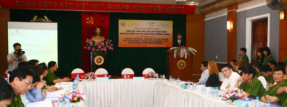 Theo dấu vết quỷ ấu dâm ngoại quốc - Nỗi buồn đốt một que diêm