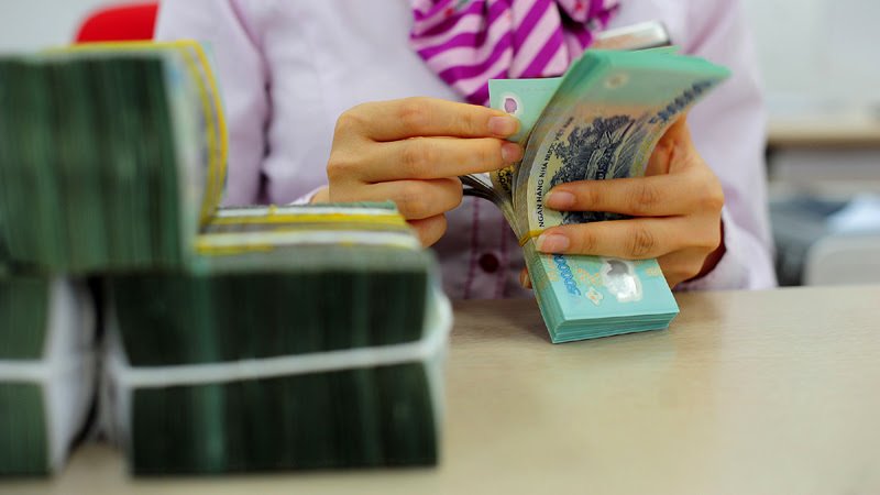 Lãi suất đồng loạt tăng: Cảnh báo điều lo ngại nhất đang đến gần