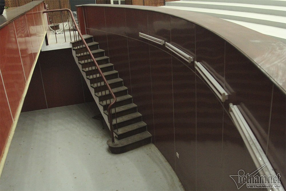 Cảnh khó tin trong nhà hát trăm tỷ ở ngoại thành Hà Nội