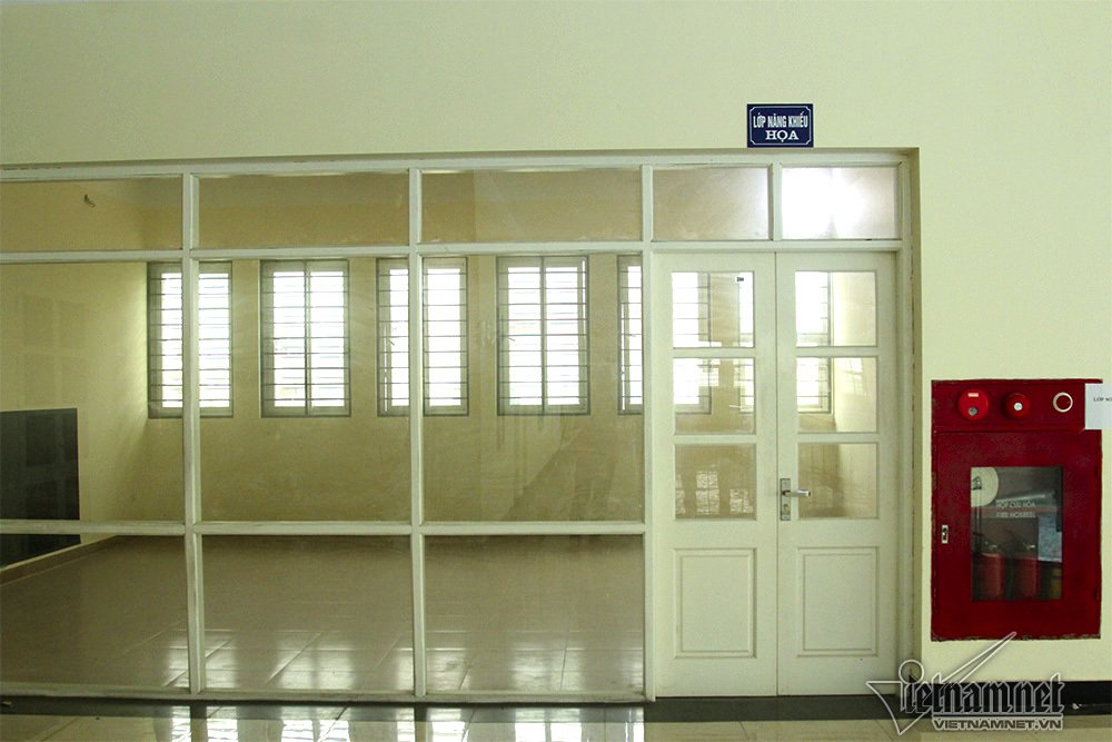 Cảnh khó tin trong nhà hát trăm tỷ ở ngoại thành Hà Nội