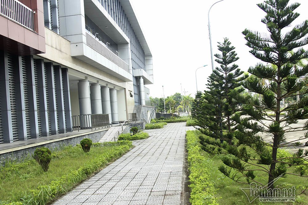 Cảnh khó tin trong nhà hát trăm tỷ ở ngoại thành Hà Nội