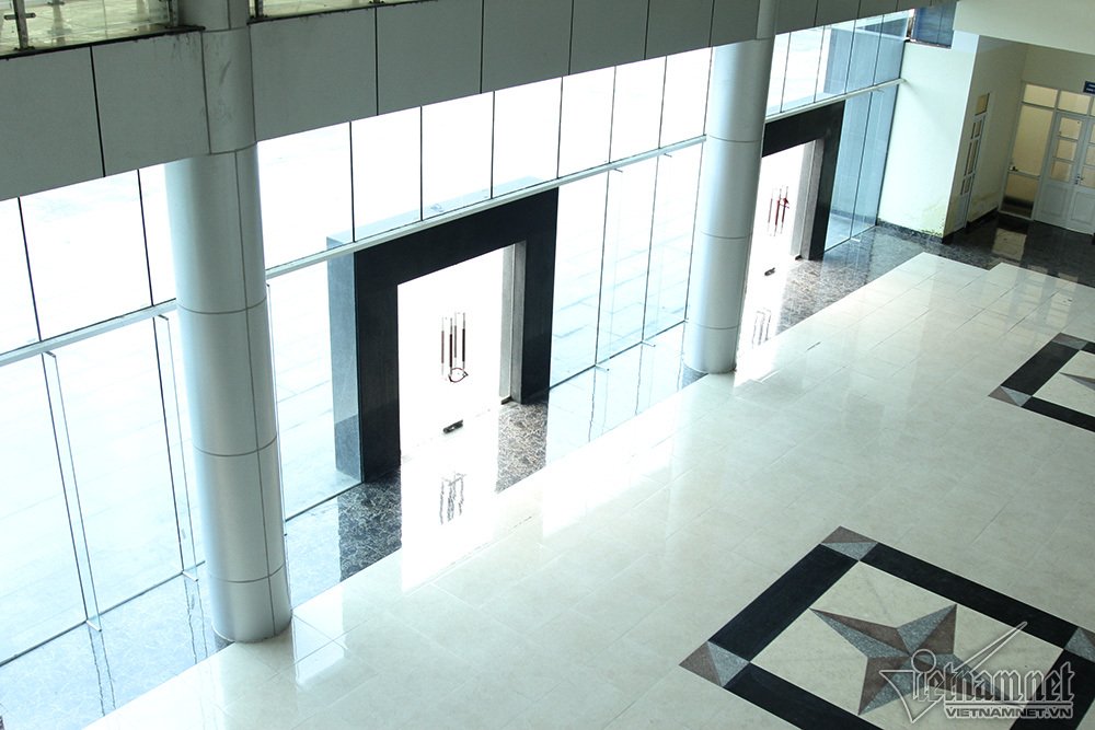 Cảnh khó tin trong nhà hát trăm tỷ ở ngoại thành Hà Nội