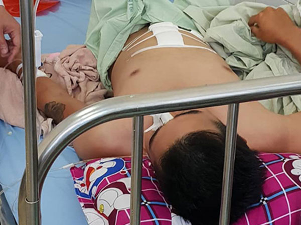 Anh rể thử súng vô tình bắn trúng em vợ