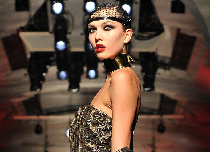 Sắc vóc chân dài cao 1,88 m vừa kết hôn với em chồng Ivanka Trump