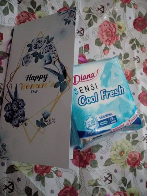 Chuyện 20/10 bi hài ở những lớp thừa nam thiếu nữ: Phải mượn con gái lớp khác sang tặng quà cho có không khí