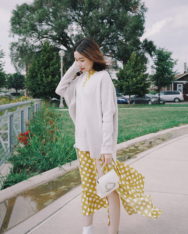 Sợ diện váy mùa đông hơi phong phanh thì các nàng cứ tham khảo 12 công thức này, vừa ấm áp lại xinh miễn chê