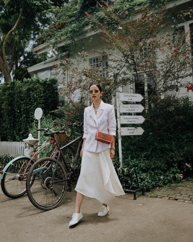 Sợ diện váy mùa đông hơi phong phanh thì các nàng cứ tham khảo 12 công thức này, vừa ấm áp lại xinh miễn chê