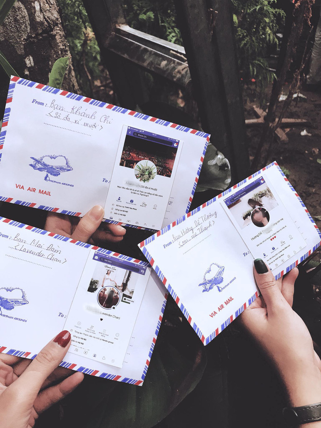 Mừng cưới thời 4.0: Cả nhóm in hình trang Facebook cá nhân dán lên phong bì cho cô dâu chú rể đỡ nhầm