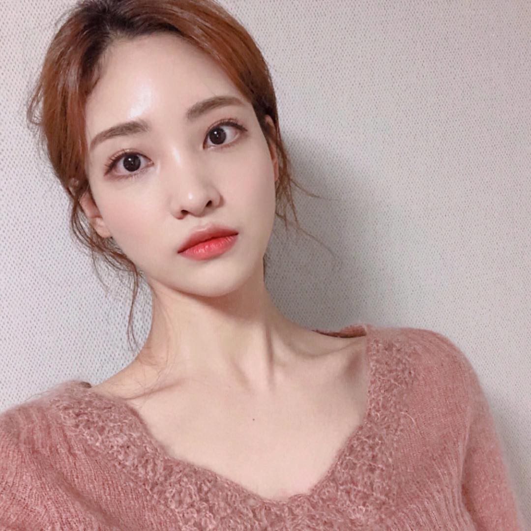 Nếu bạn dưỡng ẩm cật lực mà da vẫn khô căng, nguyên nhân rất có thể là do những thói quen sau Nếu bạn dưỡng ẩm cật lực mà da vẫn khô căng, nguyên nhân rất có thể là do những thói quen sau