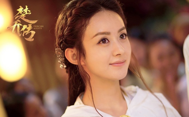 Triệu Lệ Dĩnh: Không gia thế, tiếng Anh kém, EQ thấp nhưng lại vượt mặt loạt chân dài trở thành bà Phùng danh giá Triệu Lệ Dĩnh: Không gia thế, tiếng Anh kém, EQ thấp nhưng lại vượt mặt loạt chân dài trở thành bà Phùng danh giá