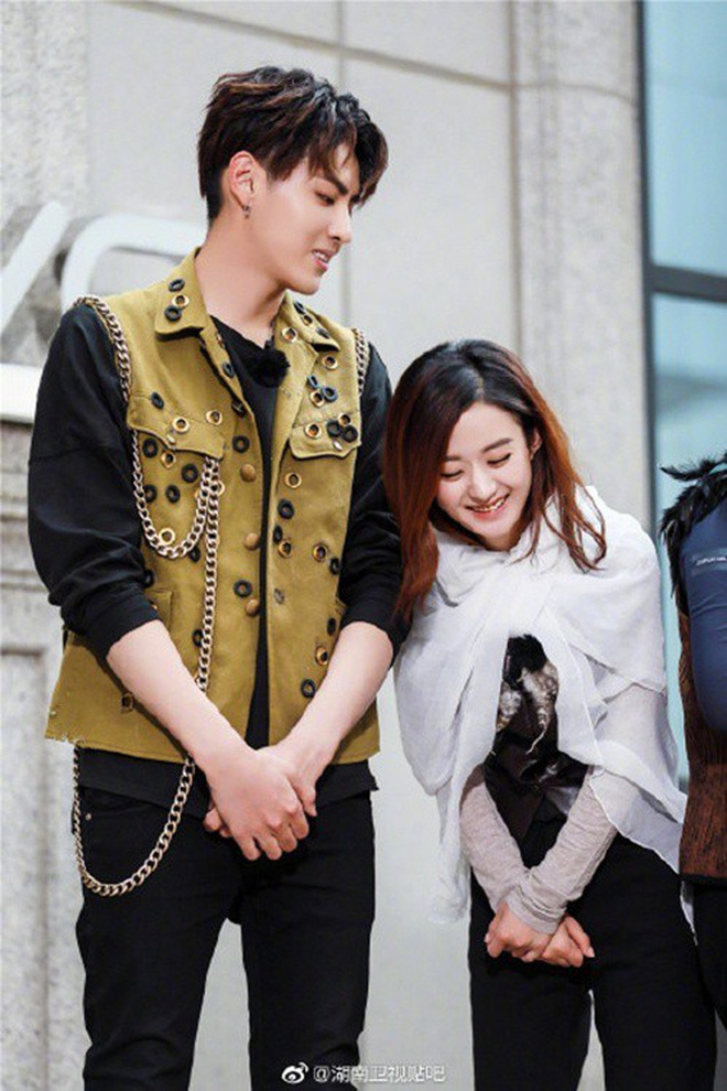 Triệu Lệ Dĩnh: Không gia thế, tiếng Anh kém, EQ thấp nhưng lại vượt mặt loạt chân dài trở thành bà Phùng danh giá