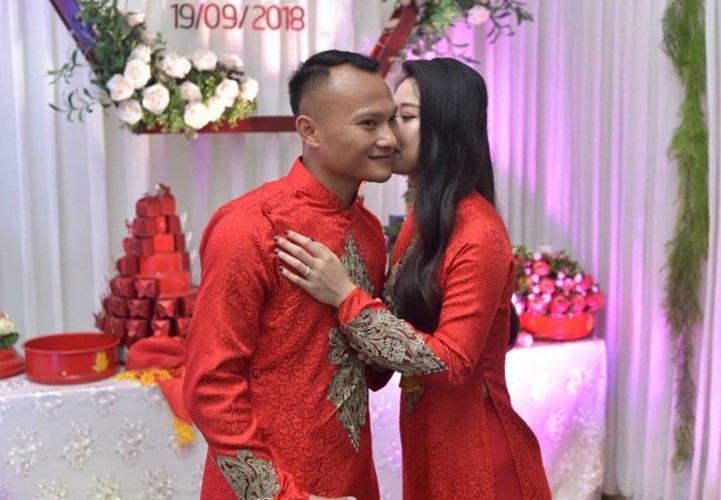 Tiền vệ tuyển Việt Nam rời Hàn Quốc về Việt Nam làm đám cưới