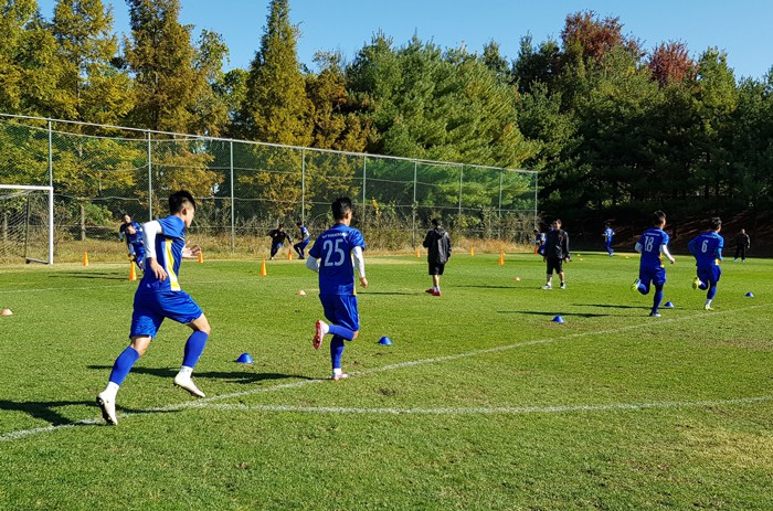 Tiền vệ tuyển Việt Nam rời Hàn Quốc về Việt Nam làm đám cưới