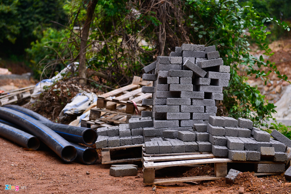 Video: Bên trong khu sinh thái ở Sóc Sơn được lãnh đạo xã gọi là nhà tạm