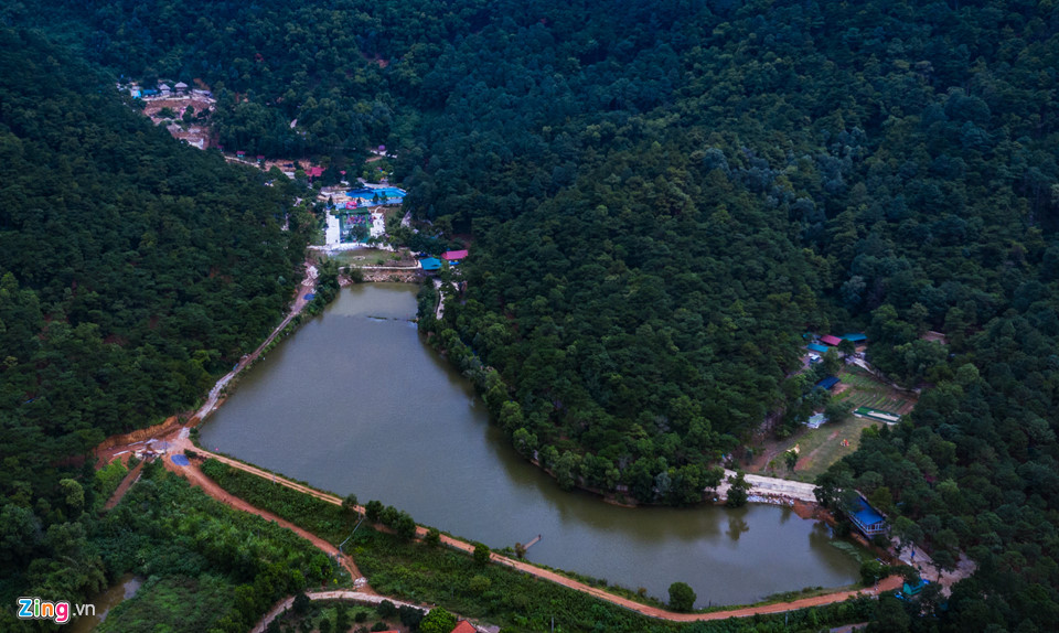 Video: Bên trong khu sinh thái ở Sóc Sơn được lãnh đạo xã gọi là nhà tạm