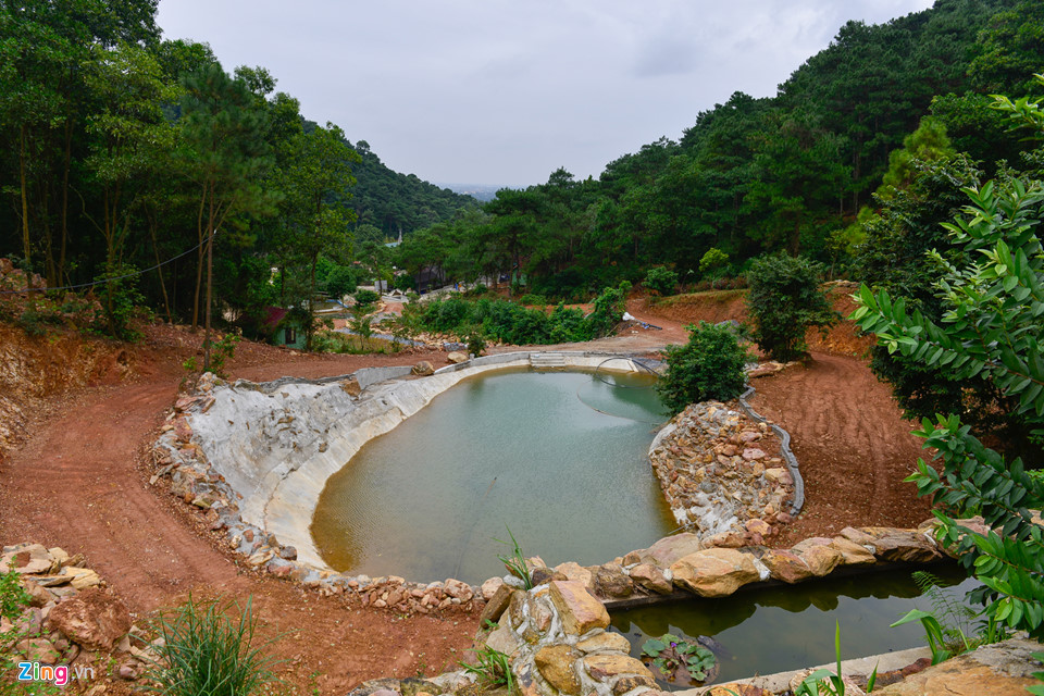 Video: Bên trong khu sinh thái ở Sóc Sơn được lãnh đạo xã gọi là nhà tạm
