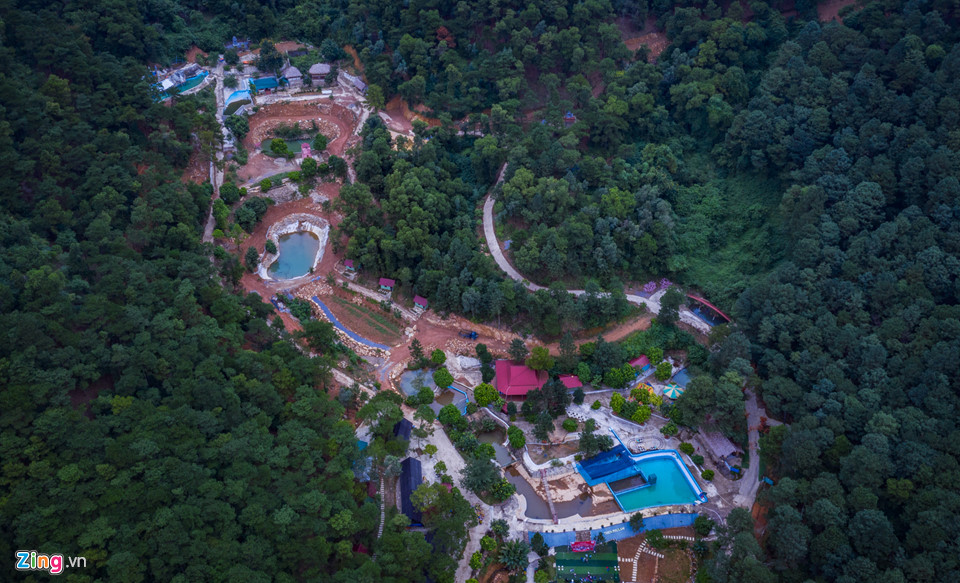 Video: Bên trong khu sinh thái ở Sóc Sơn được lãnh đạo xã gọi là nhà tạm