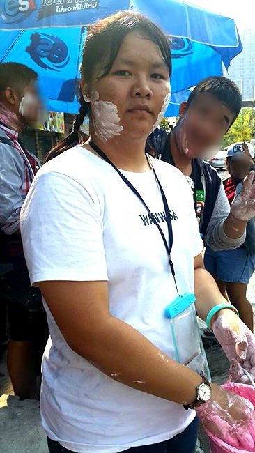 Từng bị gọi là voi nước vì nặng tới 100kg, cô gái chỉ giảm cân mà lột xác ngỡ ngàng như phẫu thuật thẩm mỹ